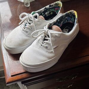 White and Brown Vans Tropical Lining W7 M5.5